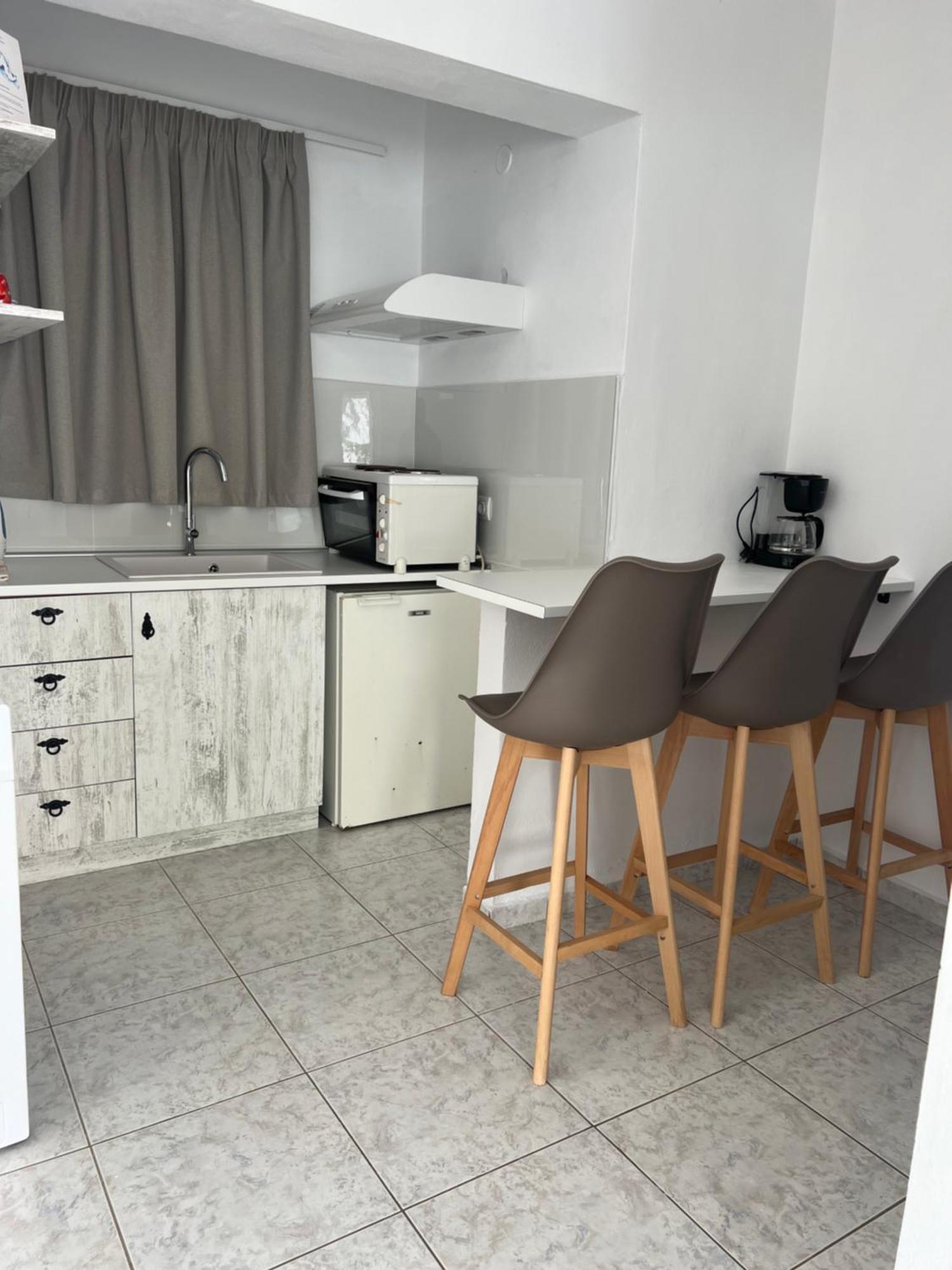 Nikos Studios Livadia  Екстериор снимка